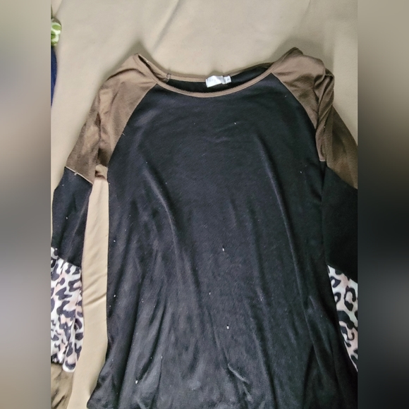 Tops - Color block lightweight sweater